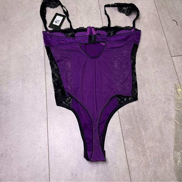 Fredericks of Hollywood Purple Black Ilana Lace Bodysuit Mesh Thong NWT Medium - Picture 11 of 15